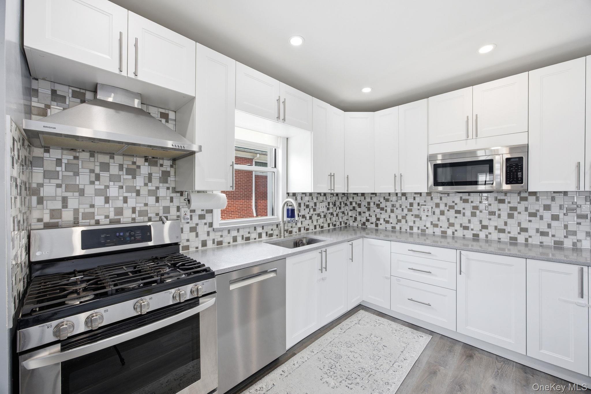 Single Family 78th Avenue Queens, NY 11385, MLS-1054003-7