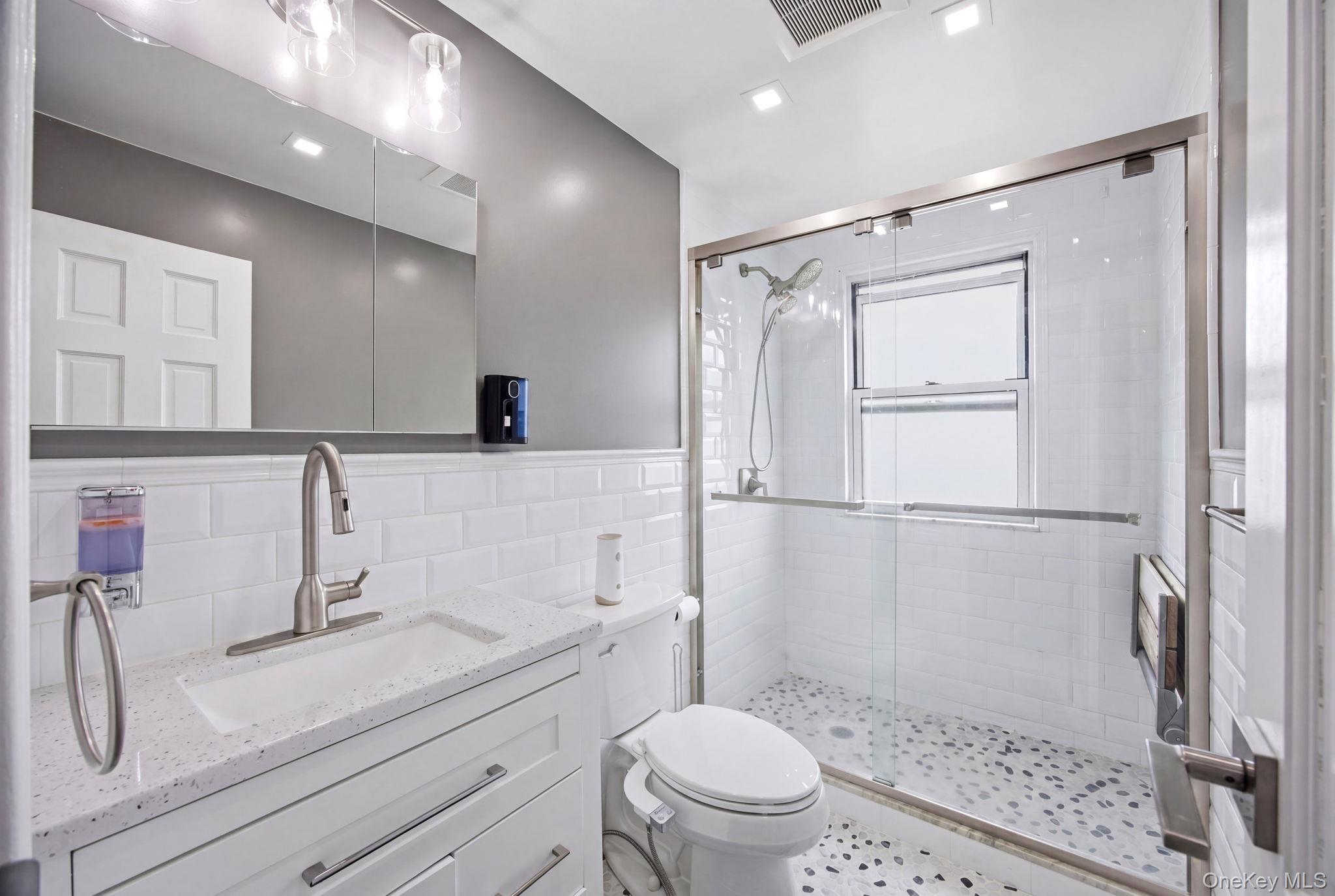 Single Family 78th Avenue Queens, NY 11385, MLS-1054003-9