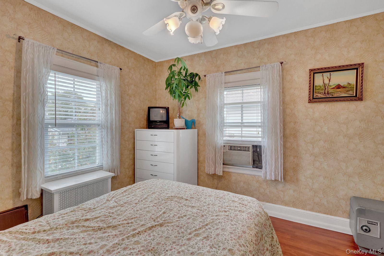 Single Family 254th Street Queens, NY 11426, MLS-1054019-26