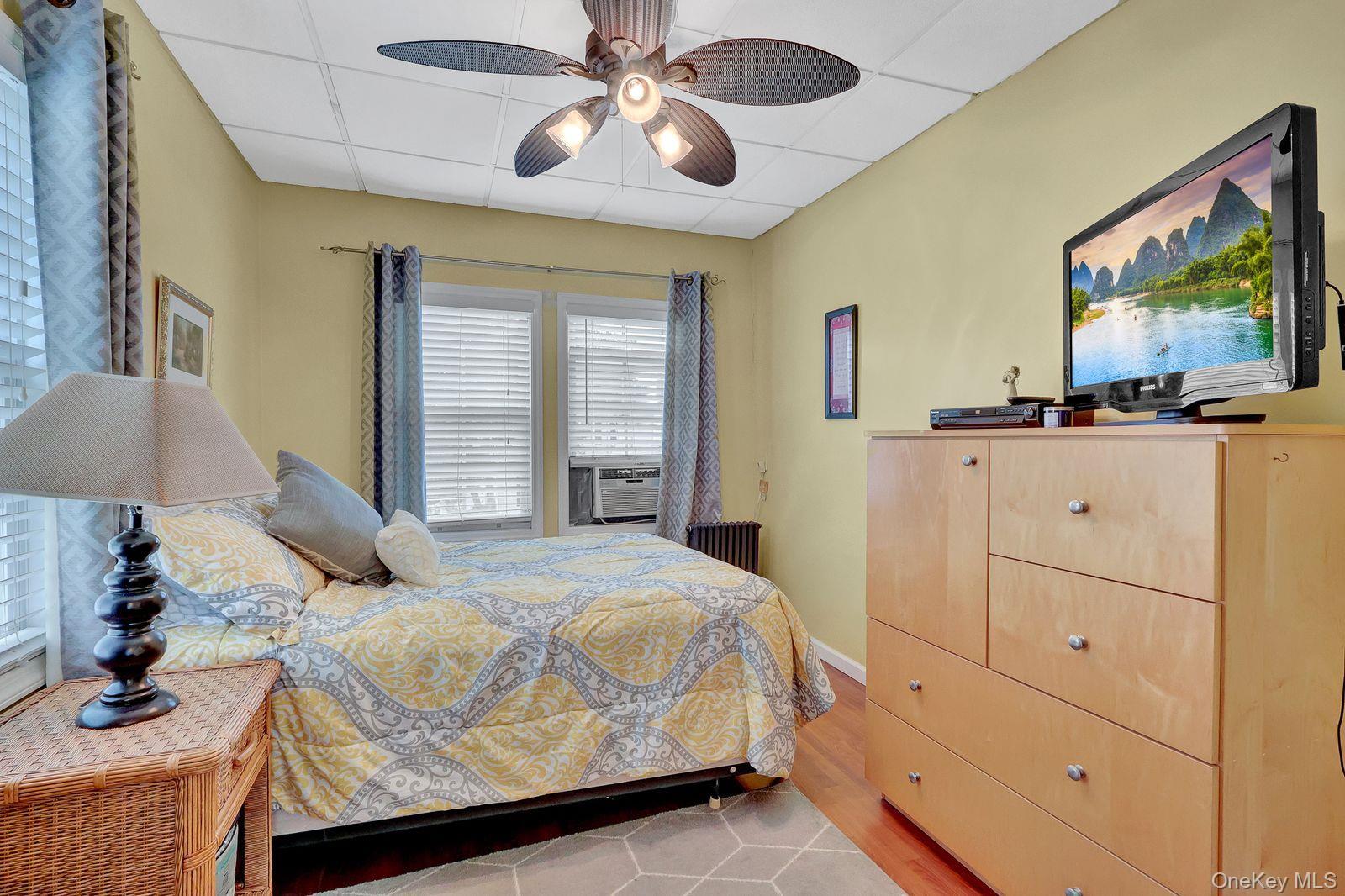 Single Family 254th Street Queens, NY 11426, MLS-1054019-27
