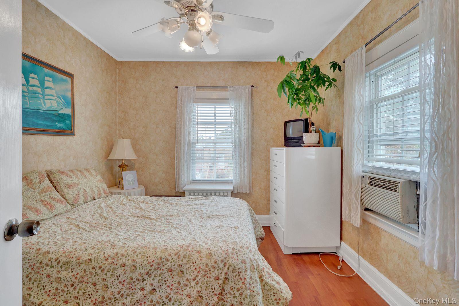 Single Family 254th Street Queens, NY 11426, MLS-1054019-28