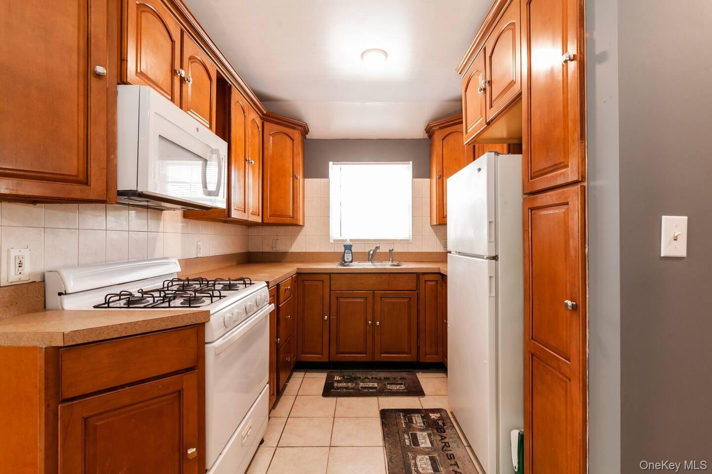 Single Family Bedell Street Queens, NY 11413, MLS-1054027-4