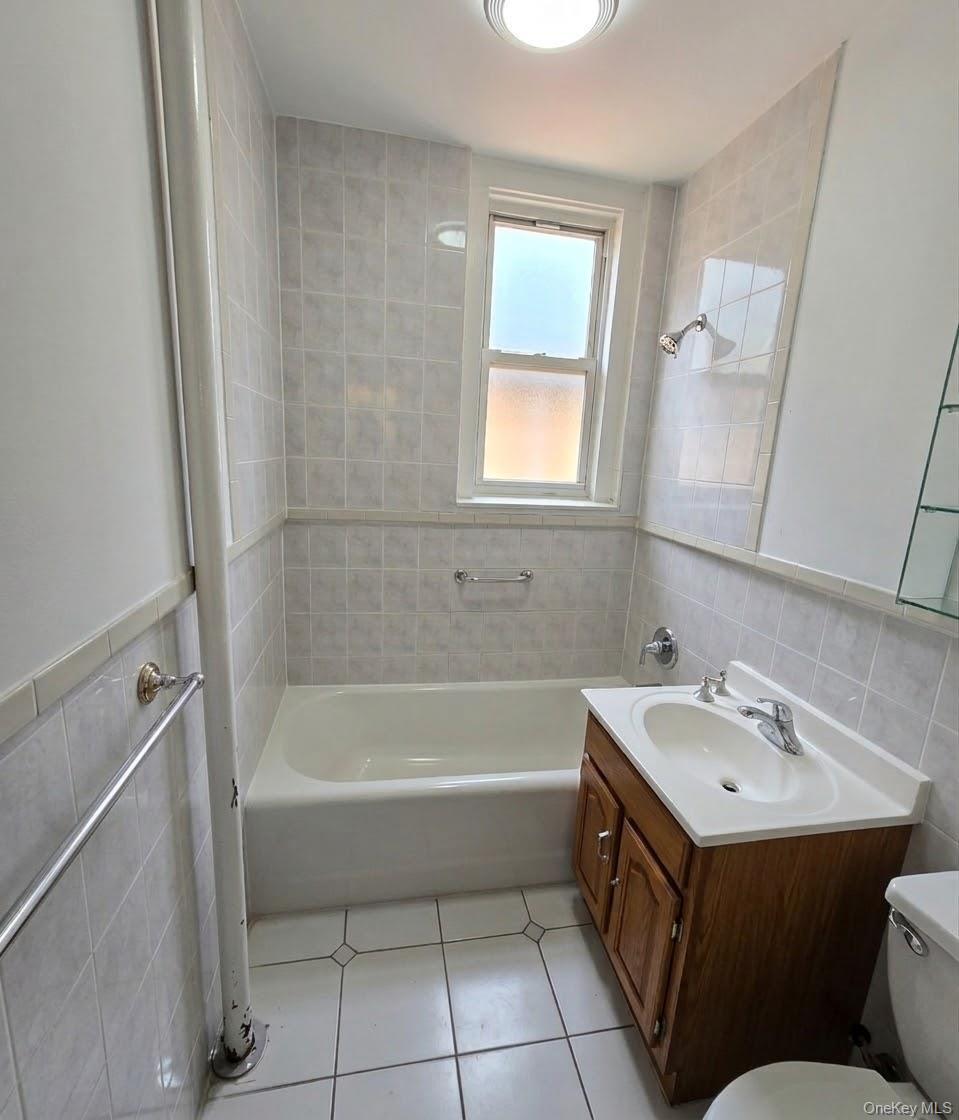 Single Family Manhattan Avenue Brooklyn, NY 11224, MLS-1054057-10