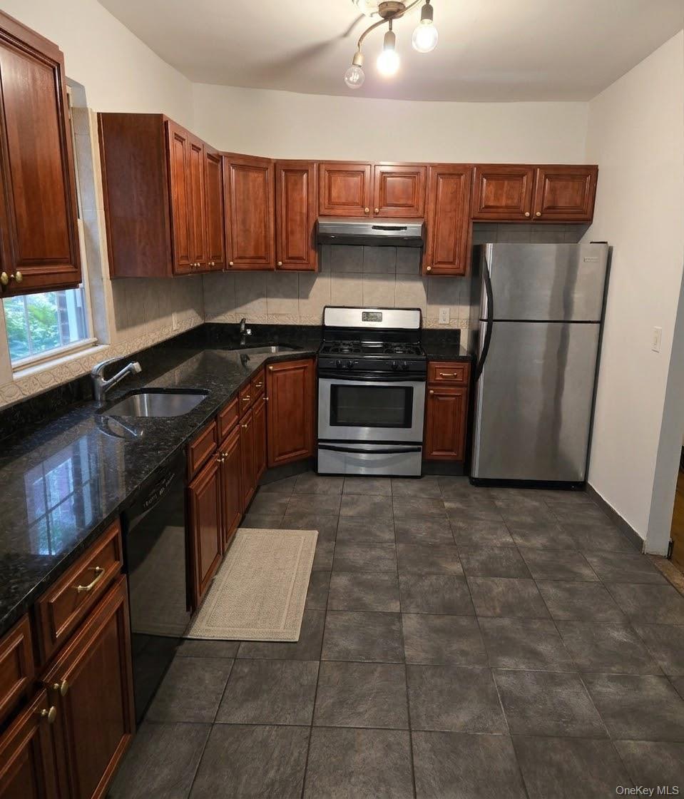 Single Family Manhattan Avenue Brooklyn, NY 11224, MLS-1054057-3