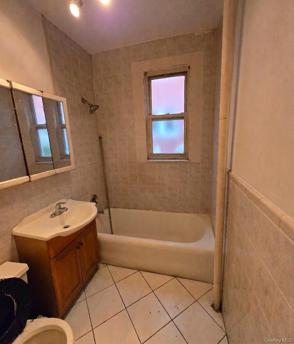 Single Family Manhattan Avenue Brooklyn, NY 11224, MLS-1054057-4