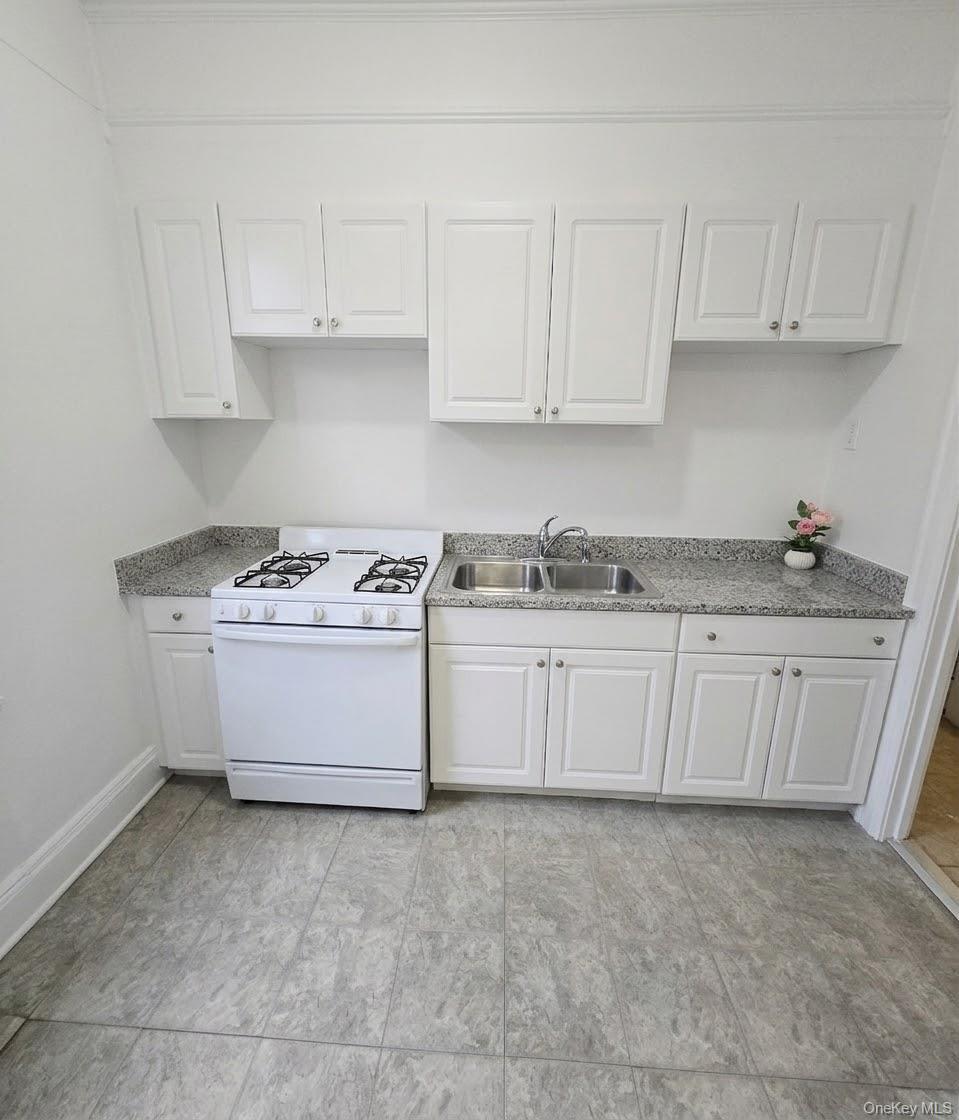 Single Family Manhattan Avenue Brooklyn, NY 11224, MLS-1054057-9