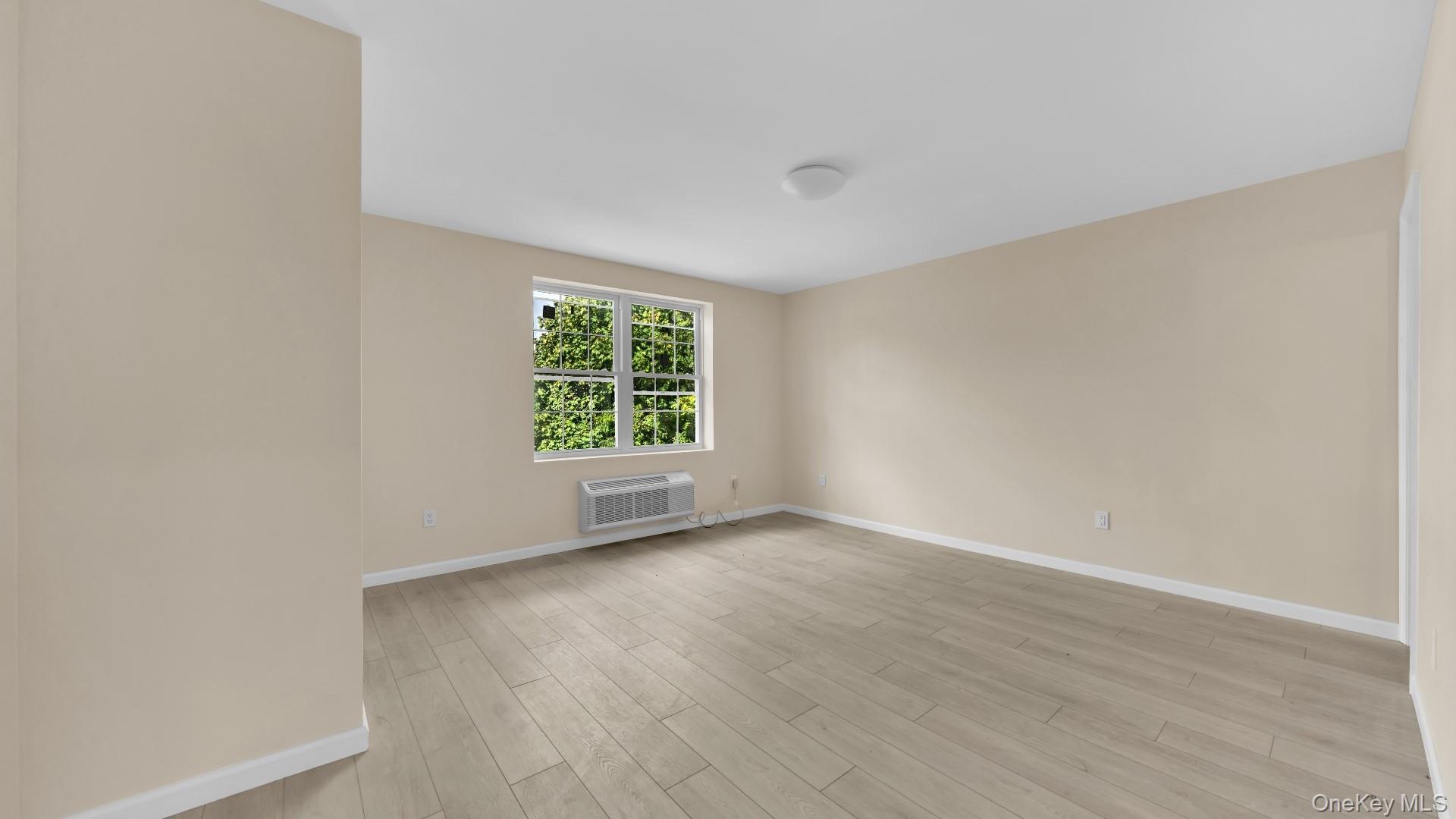Single Family E 229th Street  Bronx, NY 10466, MLS-1054059-28