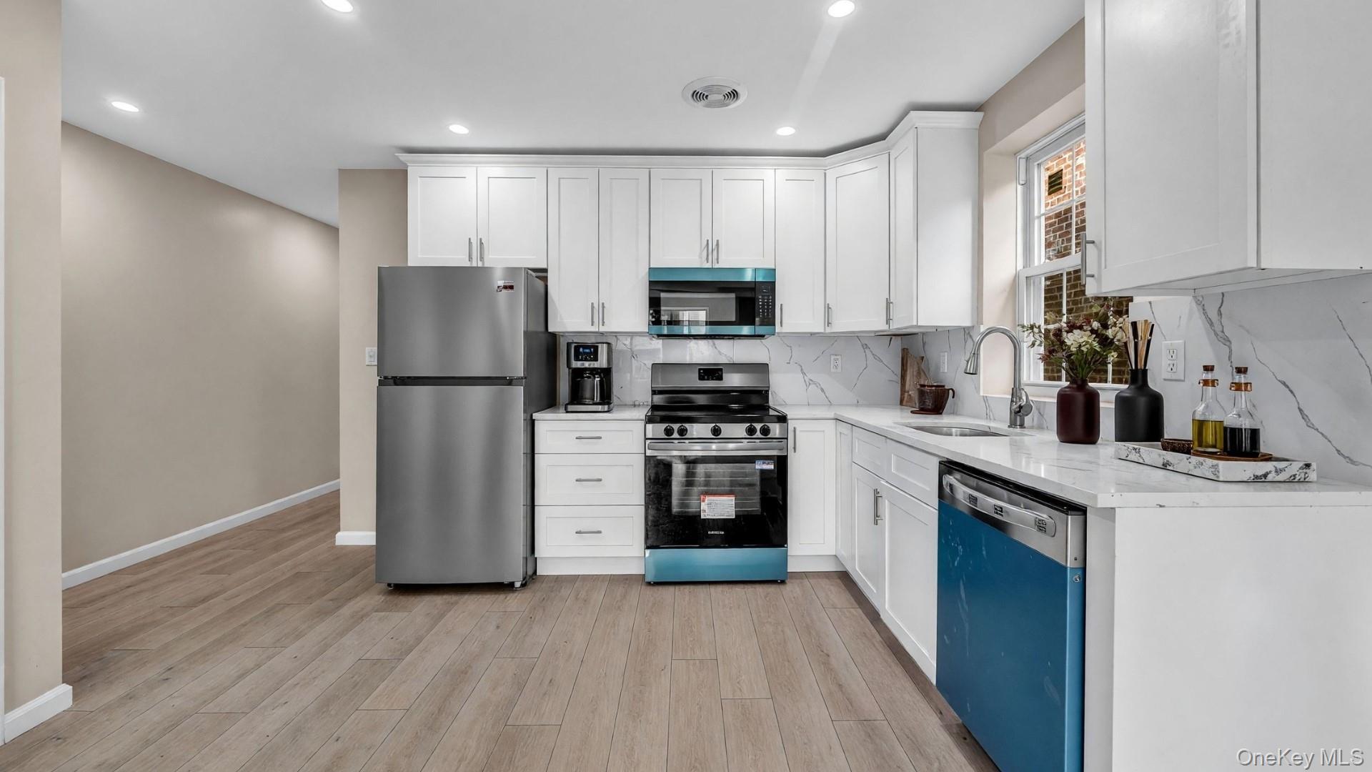 Single Family E 229th Street  Bronx, NY 10466, MLS-1054059-3