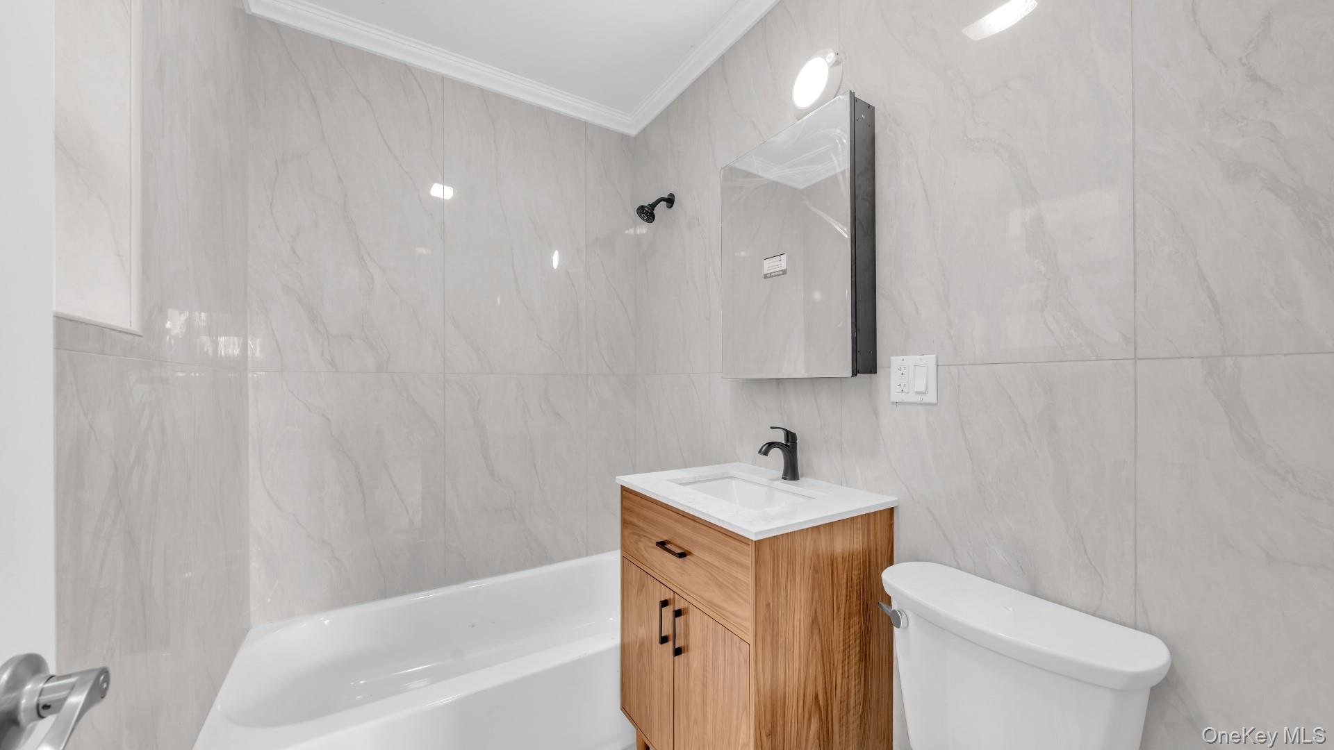 Single Family E 229th Street  Bronx, NY 10466, MLS-1054059-34
