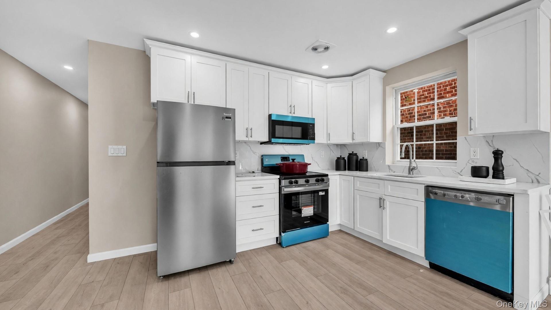 Single Family E 229th Street  Bronx, NY 10466, MLS-1054059-4