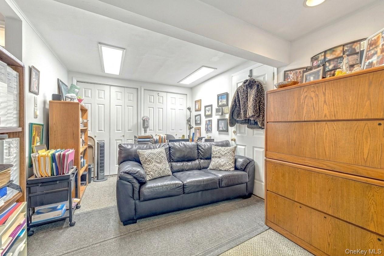 Single Family Kinsella Street  Suffolk County, NY 11746, MLS-1054108-12