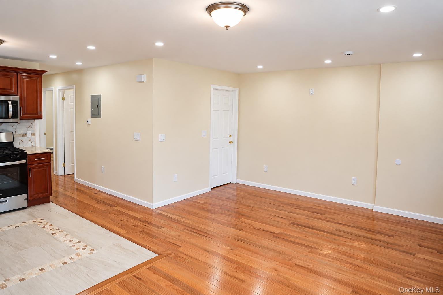 Single Family 183rd Street  Queens, NY 11413, MLS-1054179-4