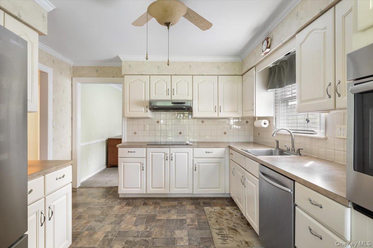 Single Family Standish Drive Suffolk County, NY 11766, MLS-1054180-13