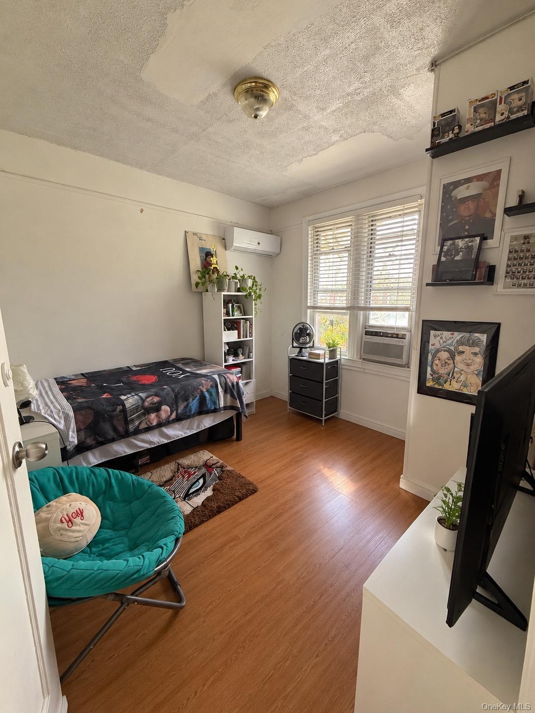 Single Family 37th Avenue Queens, NY 11377, MLS-1054204-8