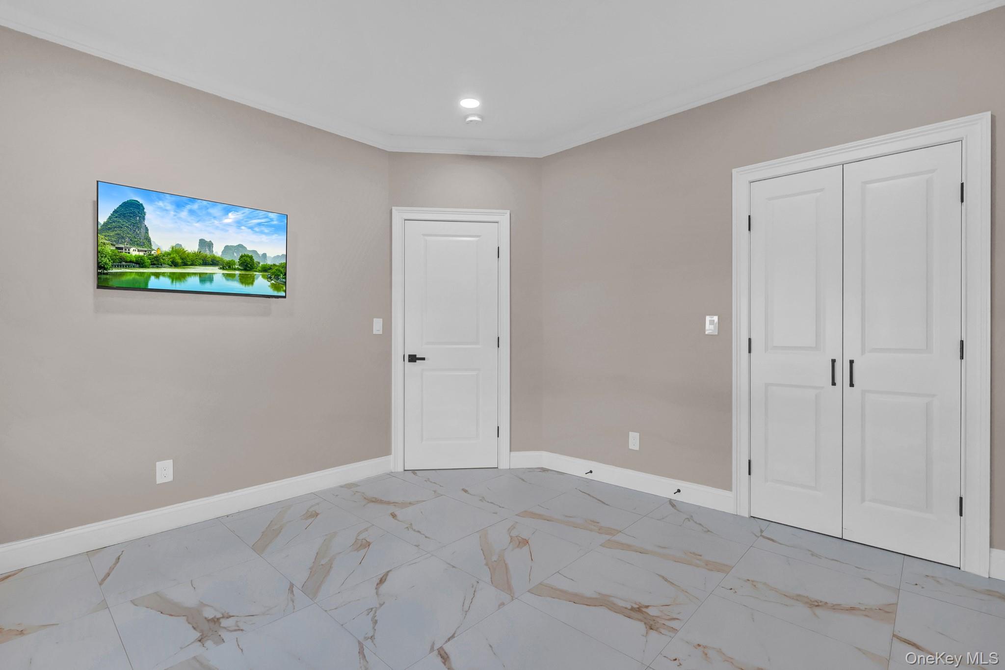Single Family Tardy Lane S Nassau County, NY 11793, MLS-1054210-16