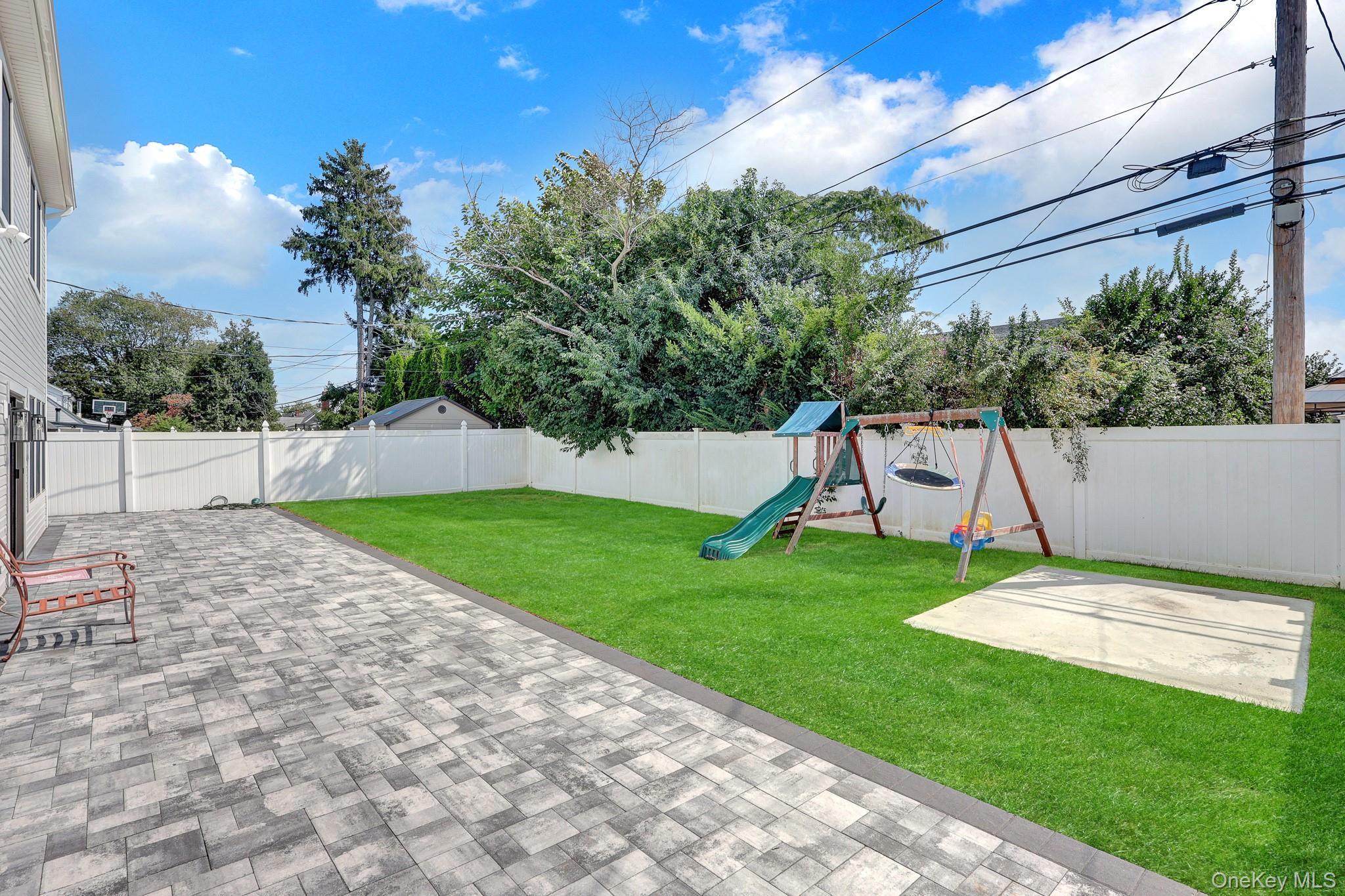 Single Family Tardy Lane S Nassau County, NY 11793, MLS-1054210-35
