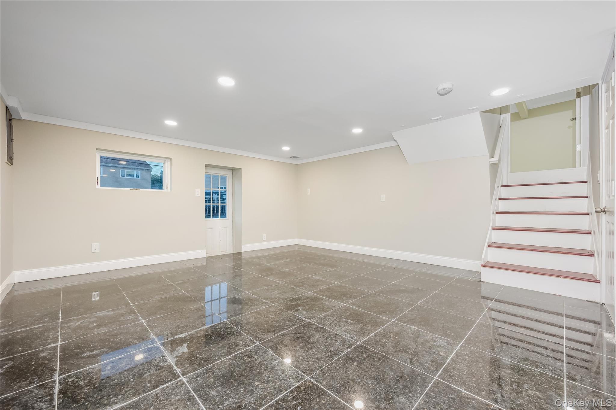 Single Family Jackson Place Nassau County, NY 11510, MLS-1054260-25