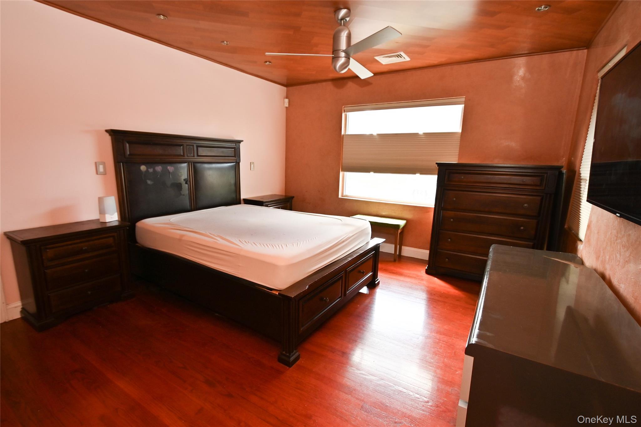 Single Family 13th Avenue  Queens, NY 11357, MLS-1054296-12