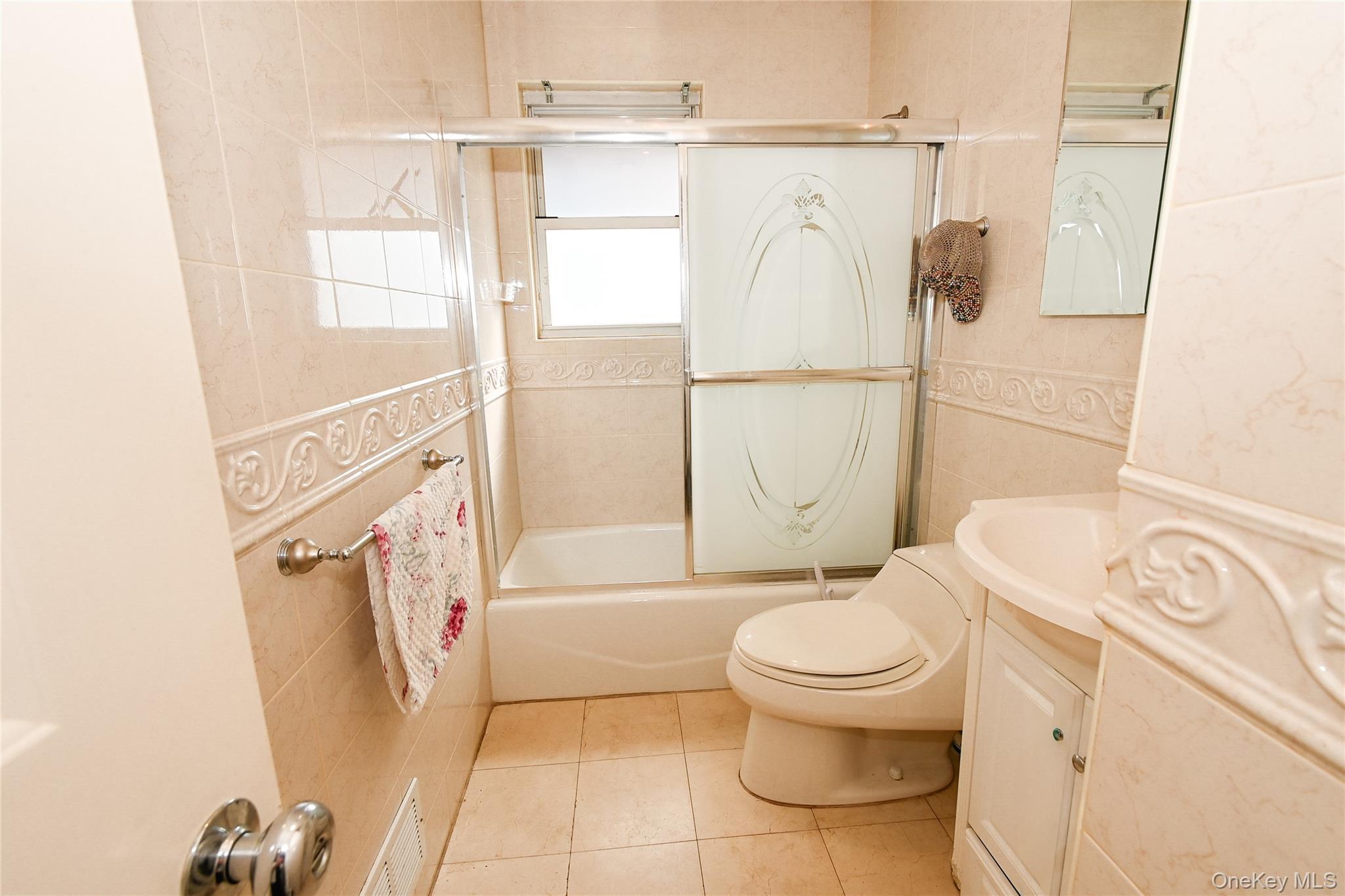 Single Family 13th Avenue  Queens, NY 11357, MLS-1054296-17