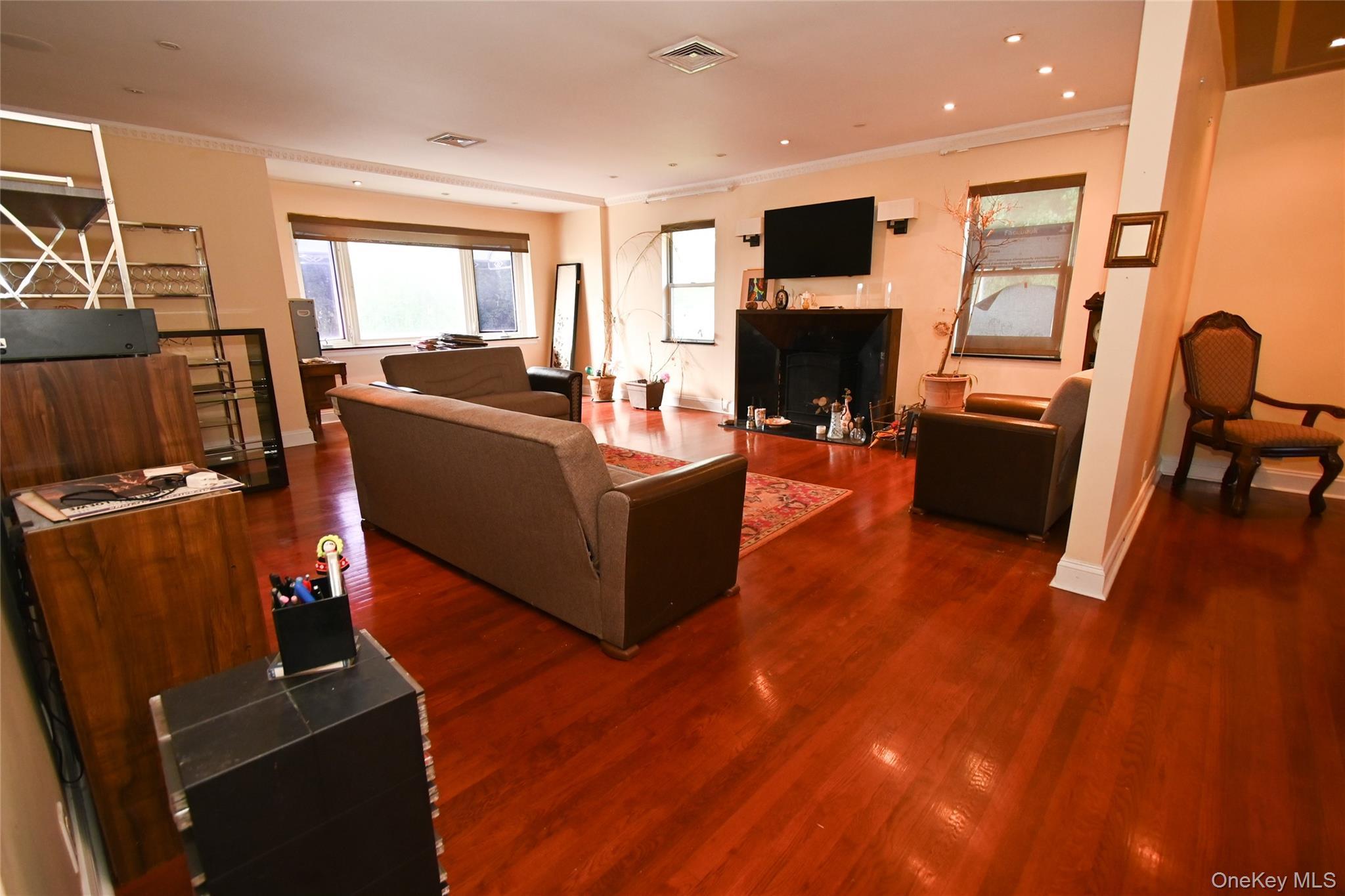 Single Family 13th Avenue  Queens, NY 11357, MLS-1054296-5