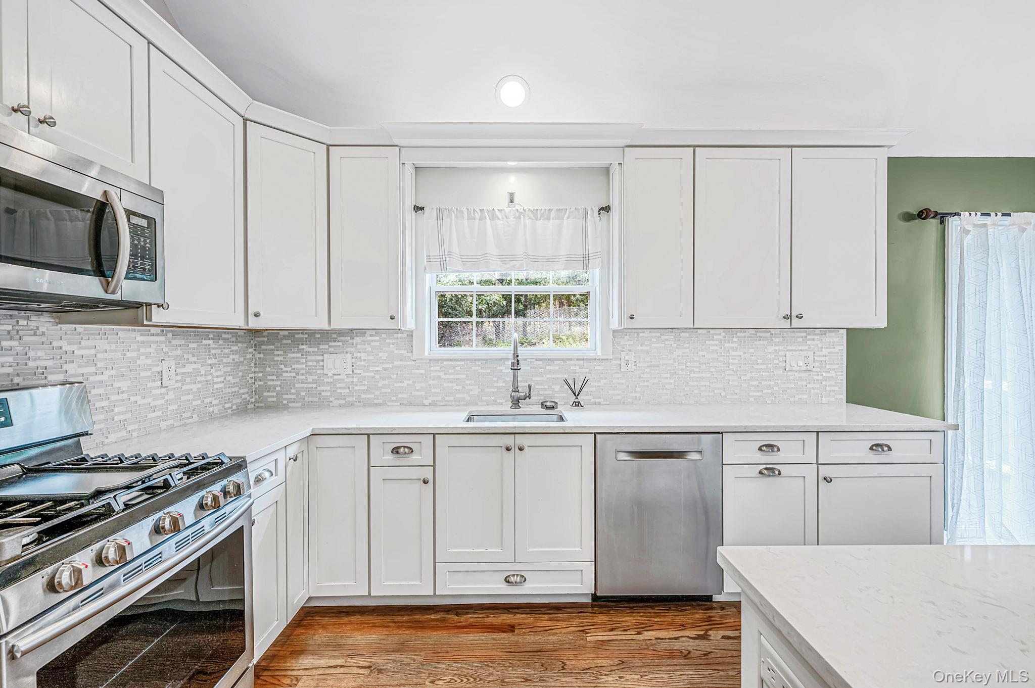 Single Family Beechwood Drive Suffolk County, NY 11949, MLS-1054324-10