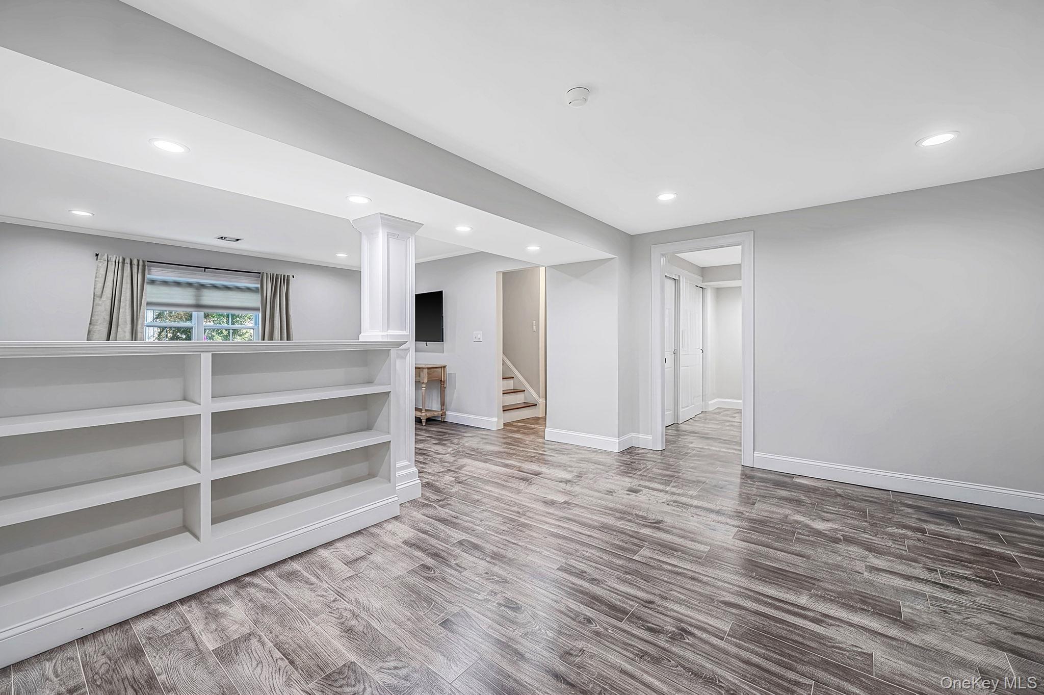 Single Family Beechwood Drive Suffolk County, NY 11949, MLS-1054324-27