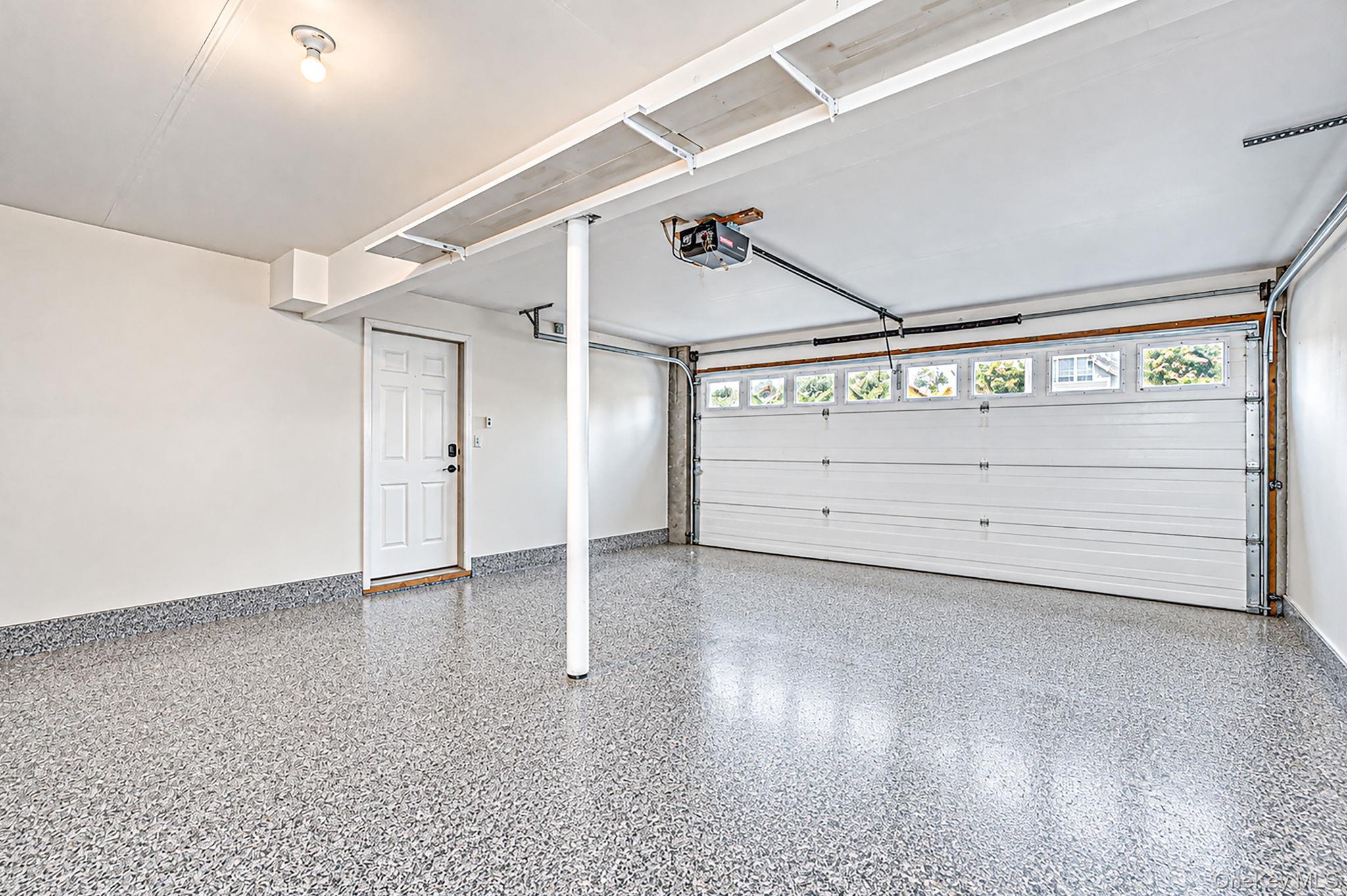 Single Family Beechwood Drive Suffolk County, NY 11949, MLS-1054324-33