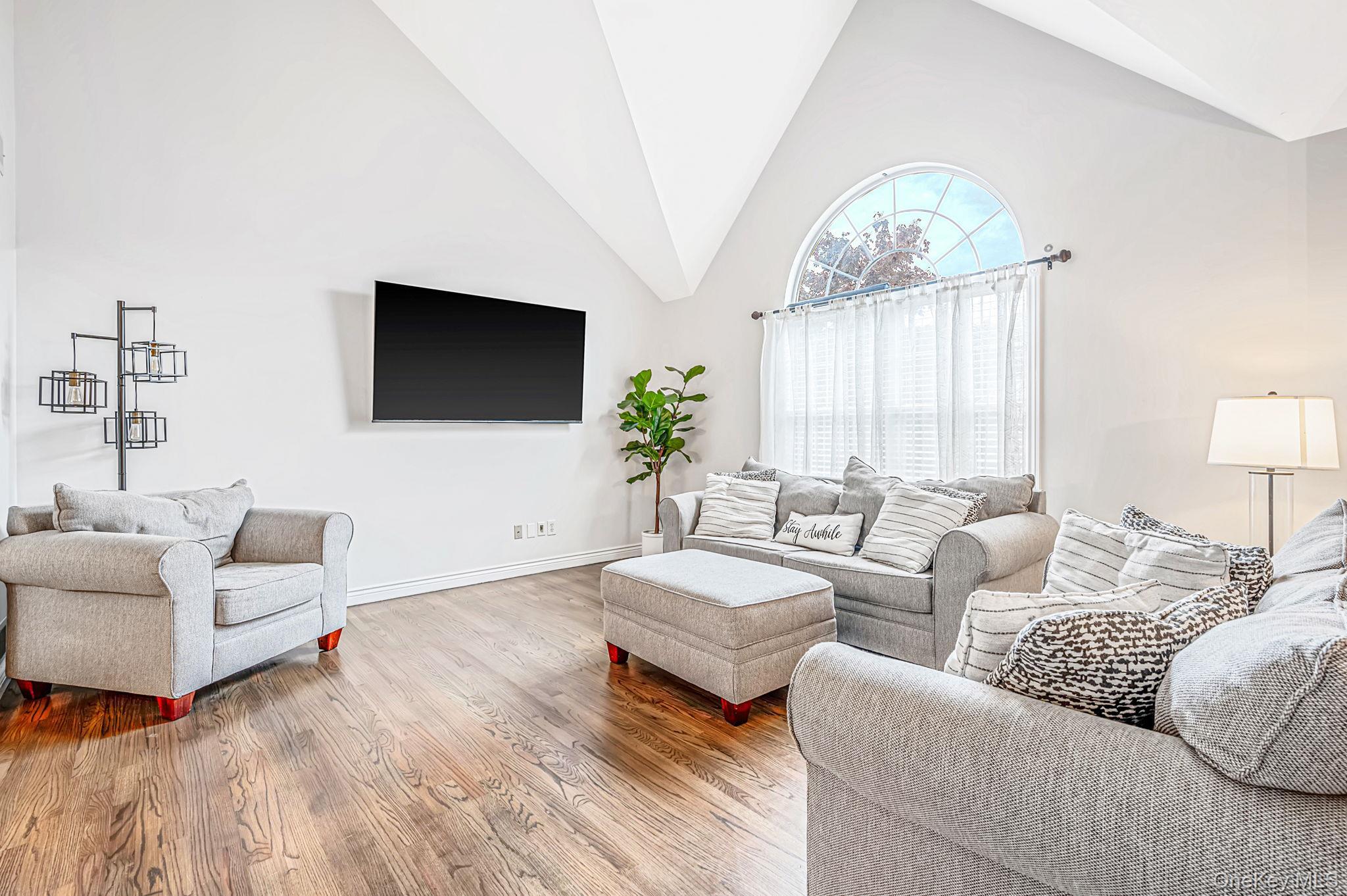 Single Family Beechwood Drive Suffolk County, NY 11949, MLS-1054324-4