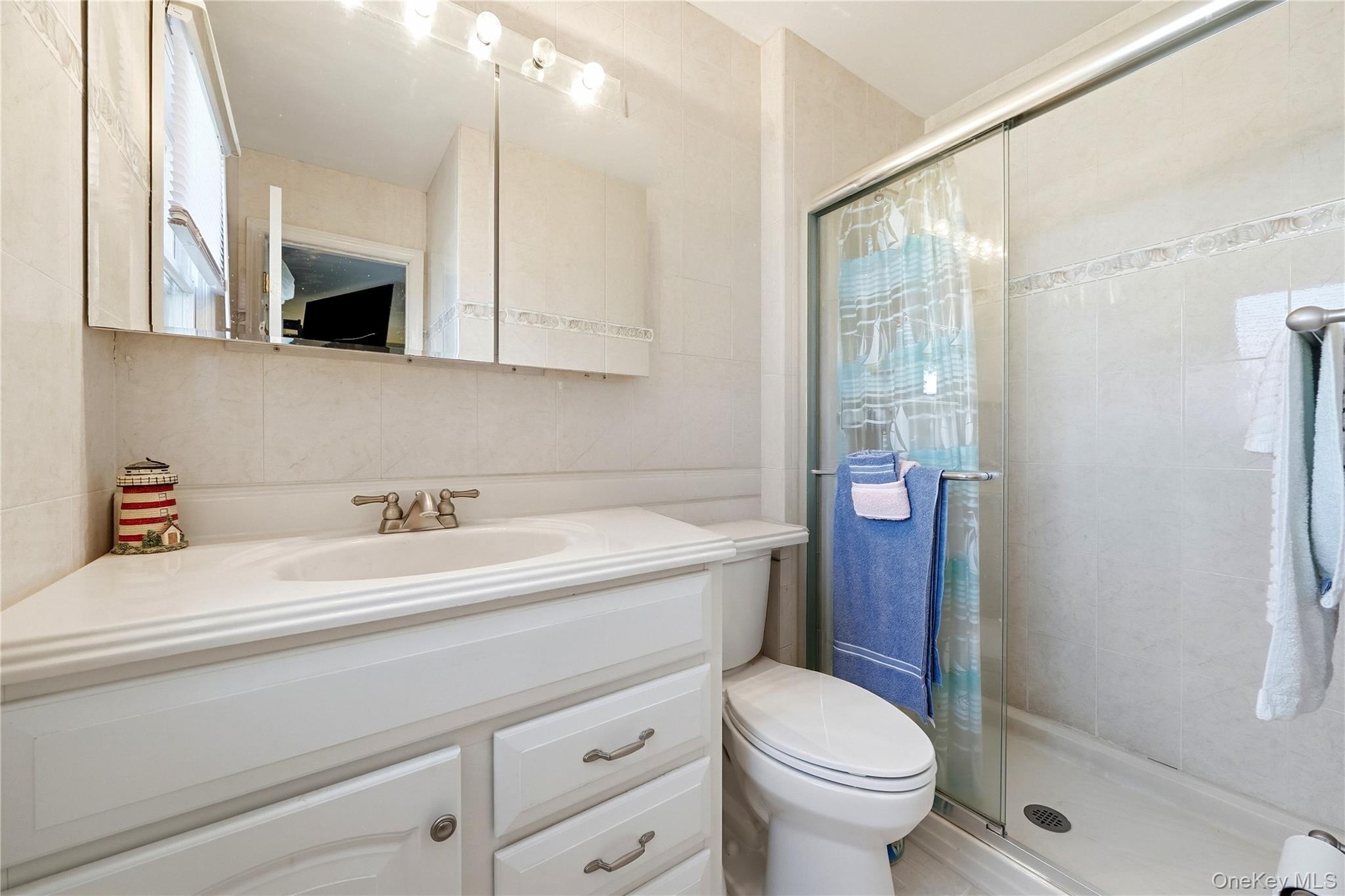 Single Family Drake Court Suffolk County, NY 11795, MLS-1054341-16
