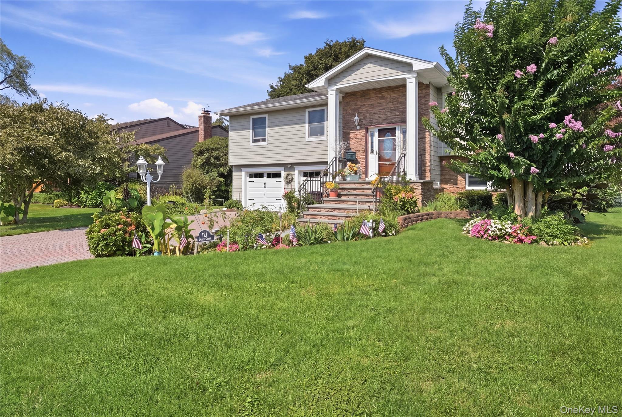 Single Family Drake Court Suffolk County, NY 11795, MLS-1054341-2