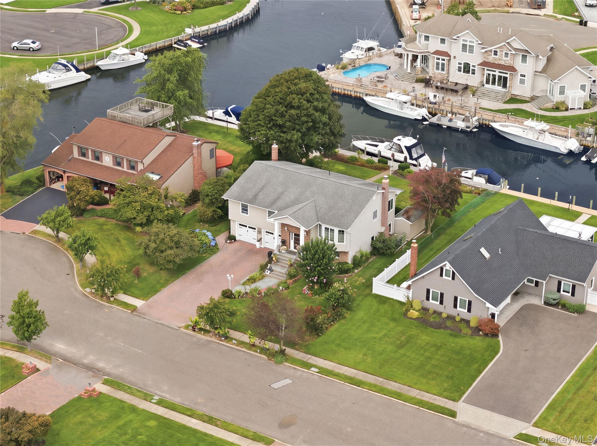 Single Family Drake Court Suffolk County, NY 11795, MLS-1054341-26