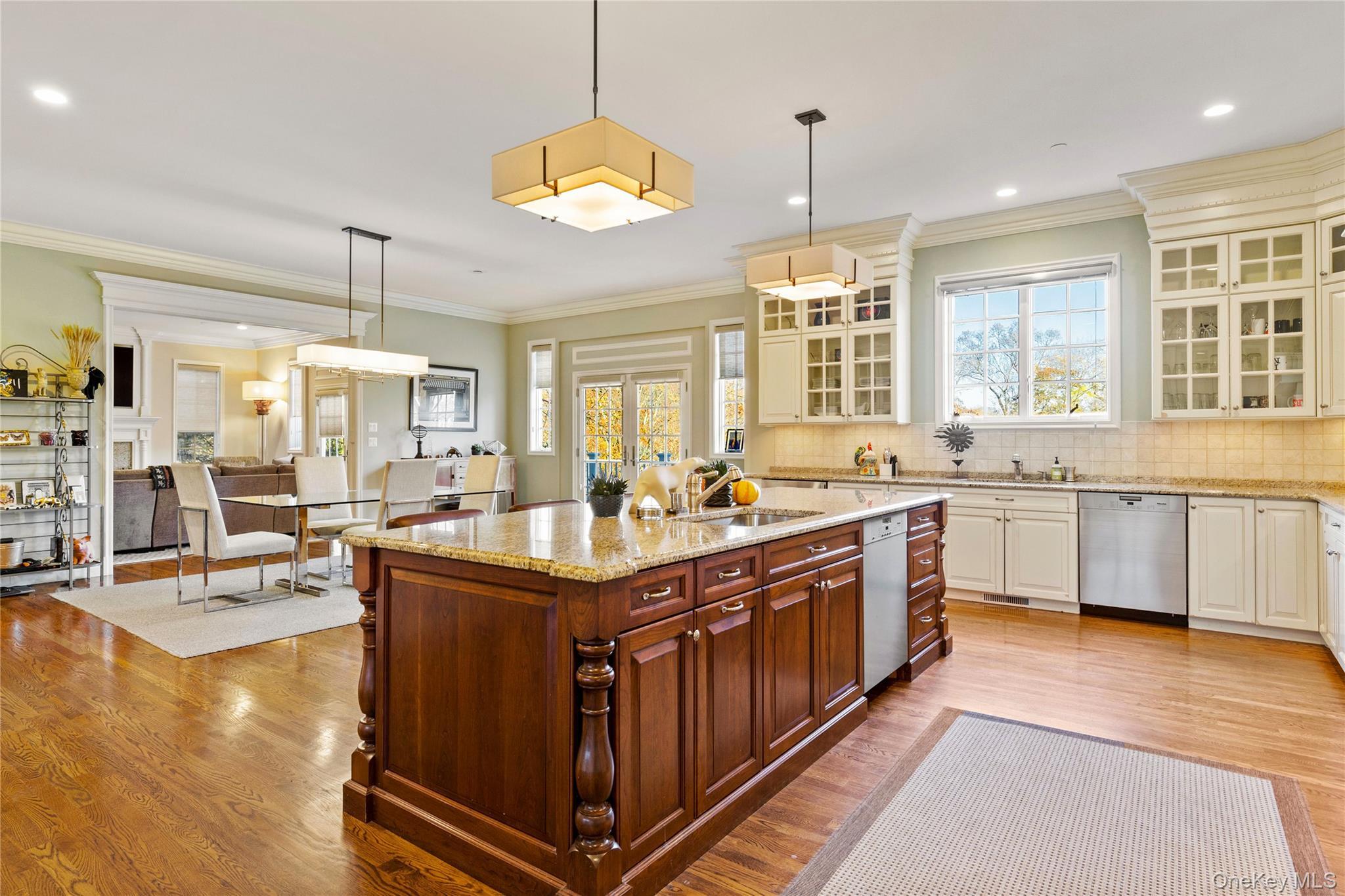 Single Family Knightsbridge Manor Road  Westchester County, NY 10577, MLS-1054360-15