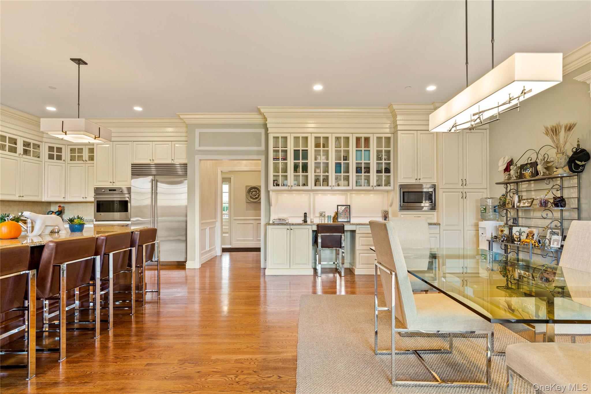 Single Family Knightsbridge Manor Road  Westchester County, NY 10577, MLS-1054360-20