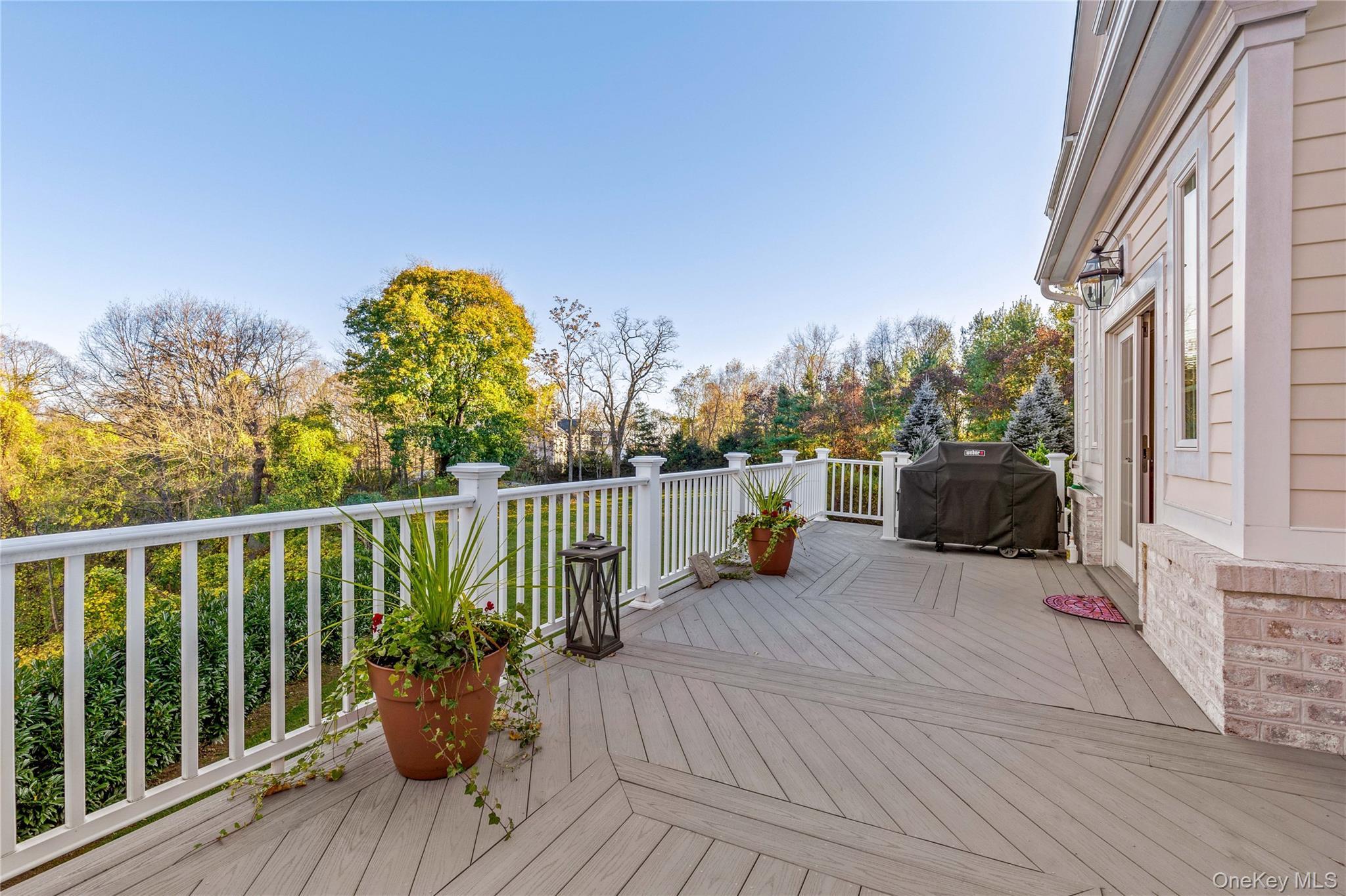 Single Family Knightsbridge Manor Road  Westchester County, NY 10577, MLS-1054360-22