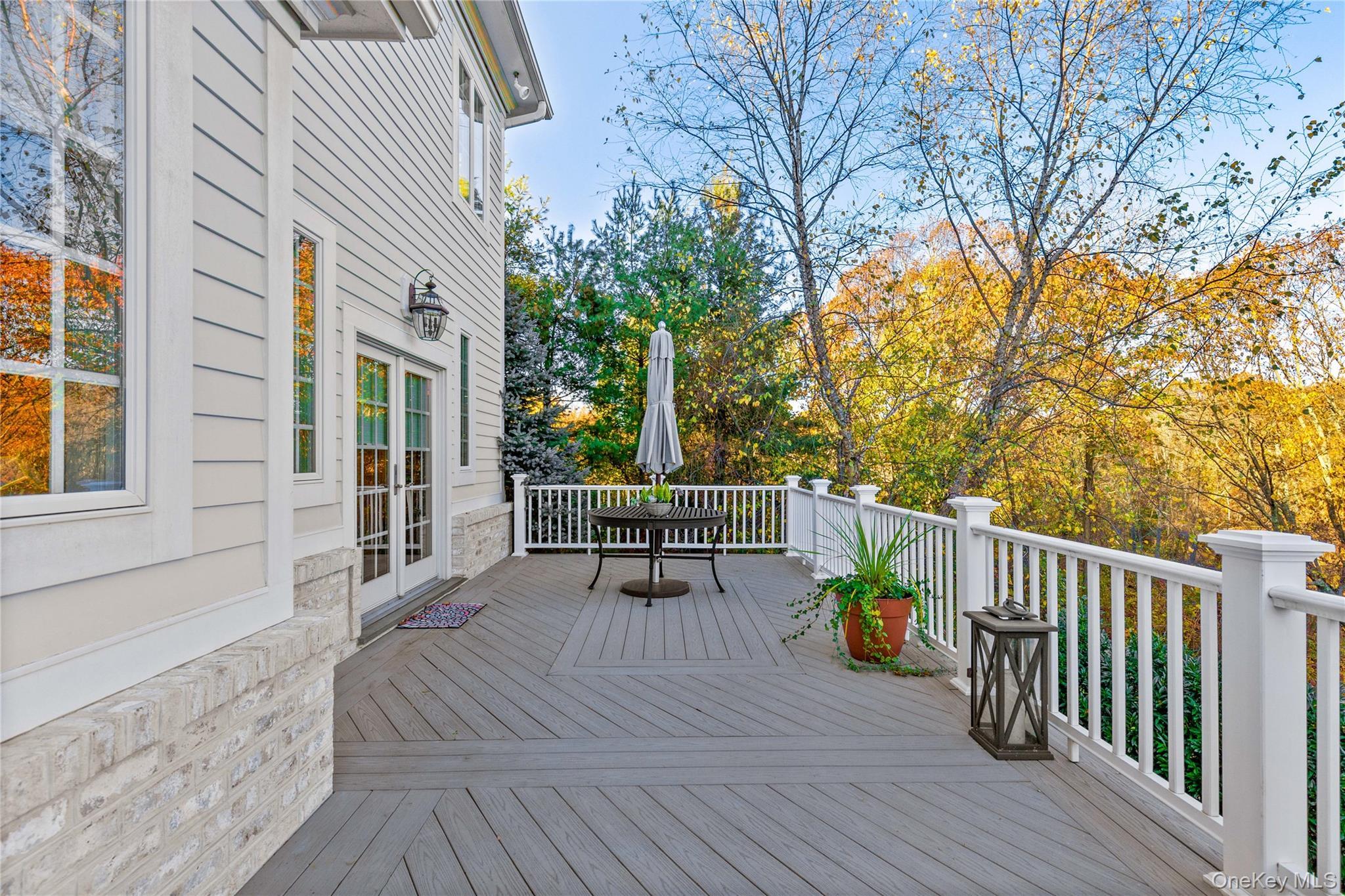 Single Family Knightsbridge Manor Road  Westchester County, NY 10577, MLS-1054360-23