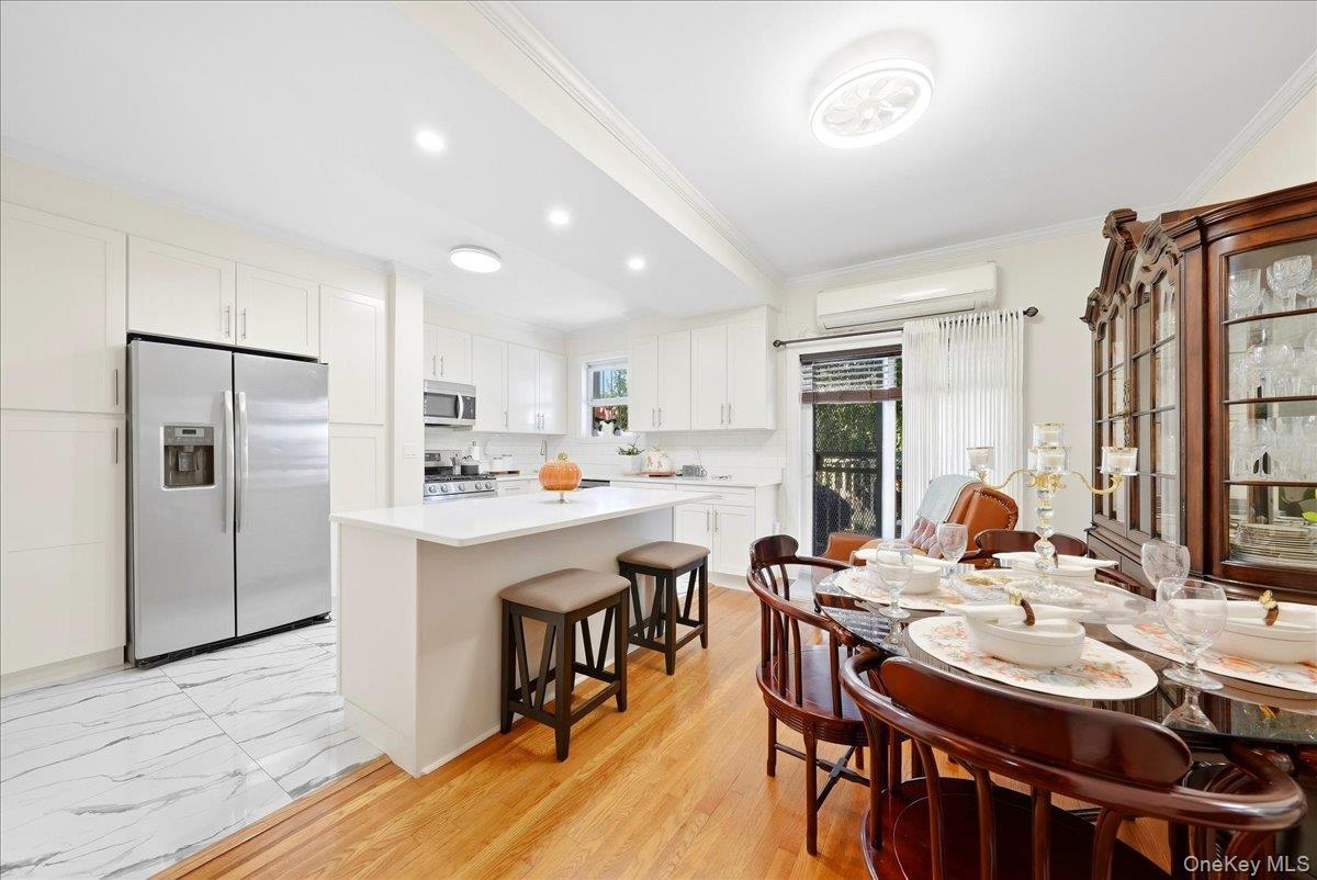 Single Family Hone Avenue Bronx, NY 10469, MLS-1054369-10