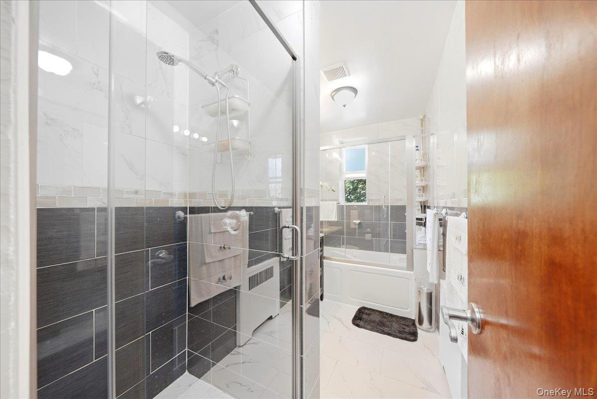 Single Family Hone Avenue Bronx, NY 10469, MLS-1054369-18