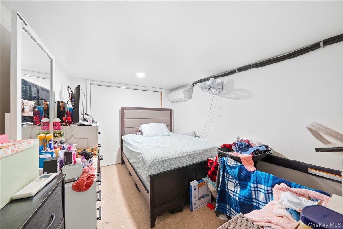 Single Family Hone Avenue Bronx, NY 10469, MLS-1054369-2