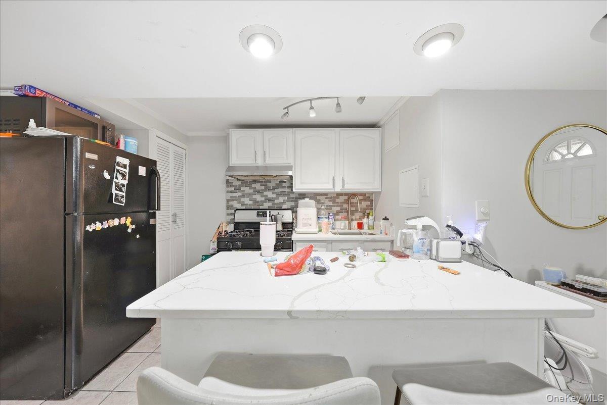 Single Family Hone Avenue Bronx, NY 10469, MLS-1054369-26