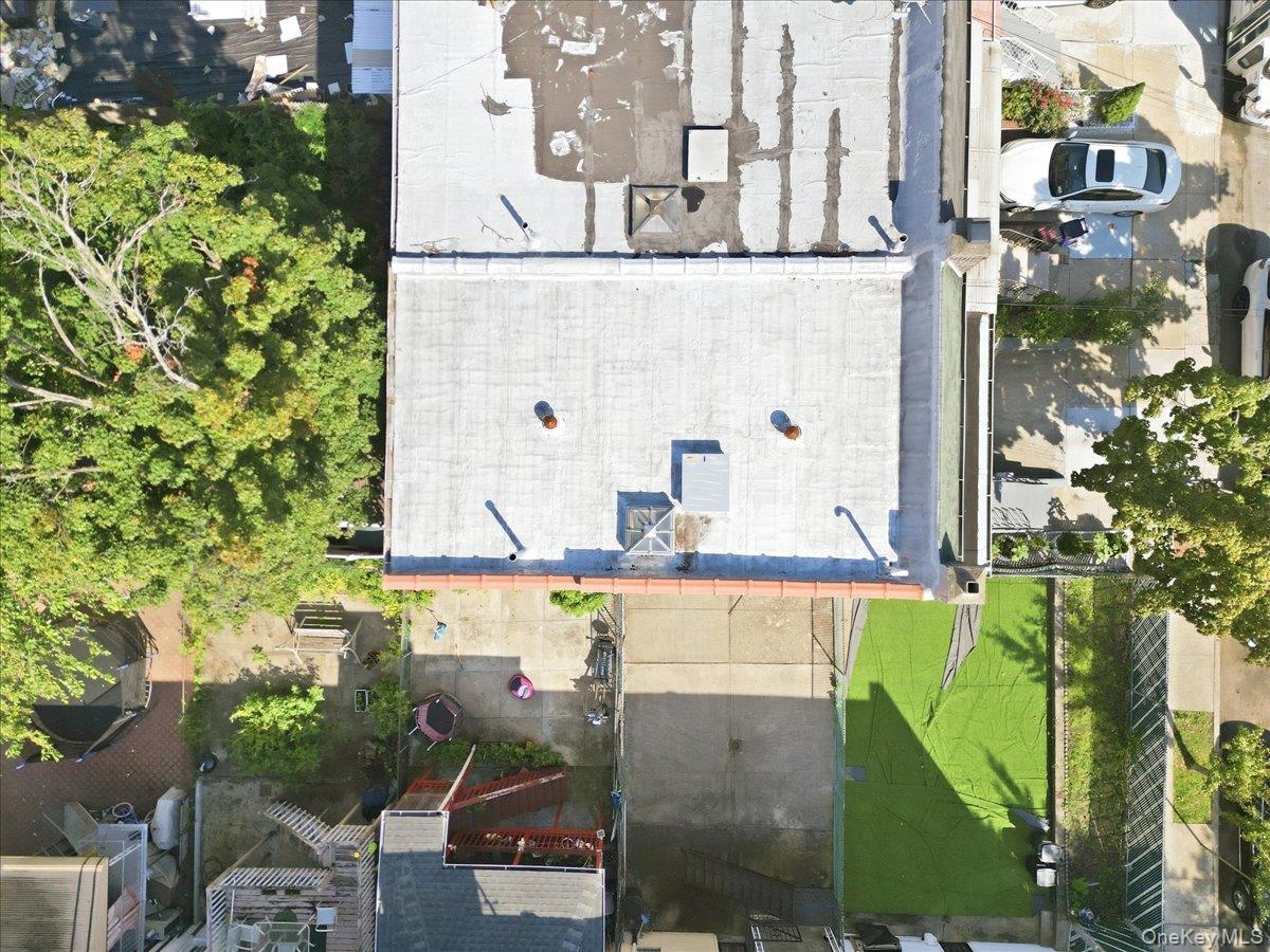 Single Family Hone Avenue Bronx, NY 10469, MLS-1054369-30