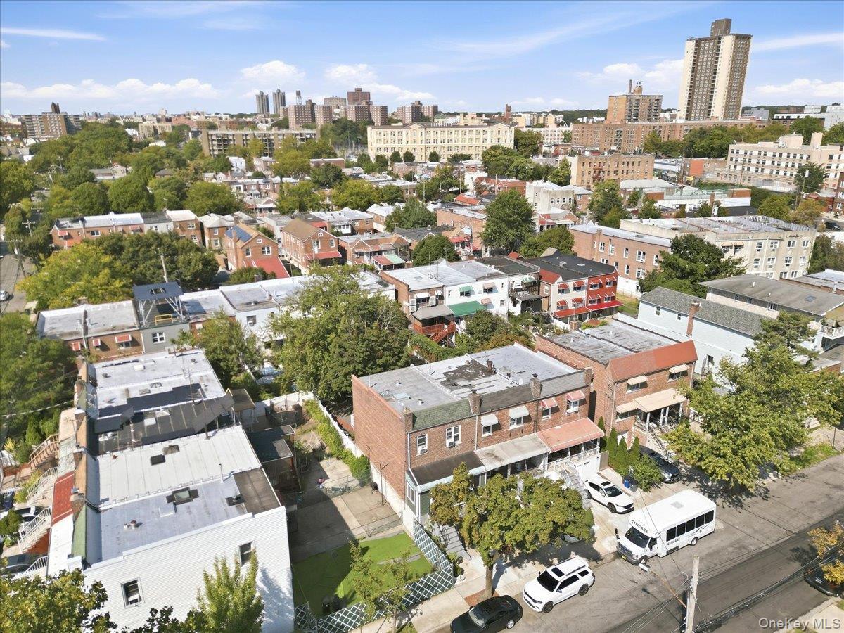 Single Family Hone Avenue Bronx, NY 10469, MLS-1054369-32