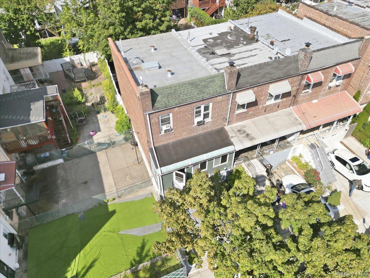 Single Family Hone Avenue Bronx, NY 10469, MLS-1054369-5