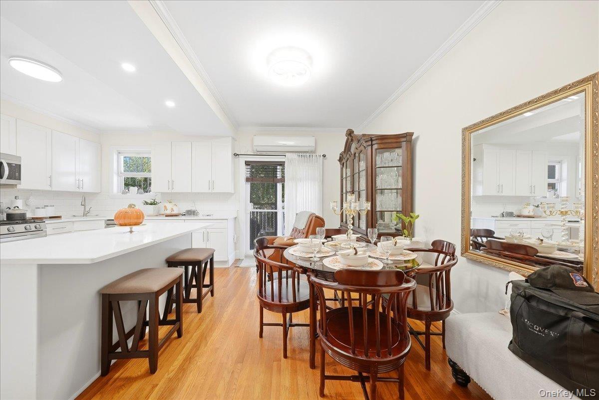 Single Family Hone Avenue Bronx, NY 10469, MLS-1054369-9
