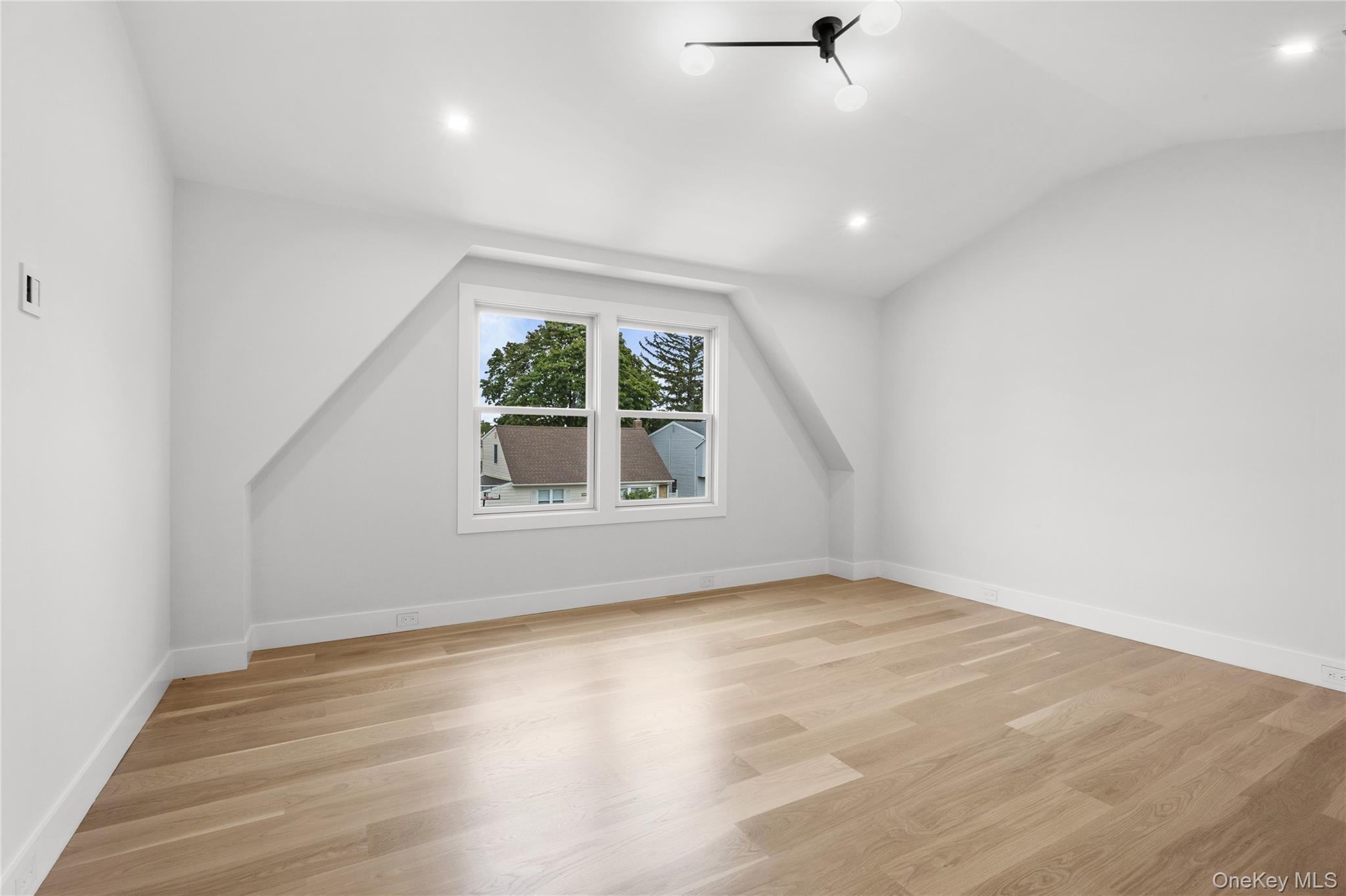 Single Family Blackstone Avenue  Nassau County, NY 11554, MLS-1054405-31