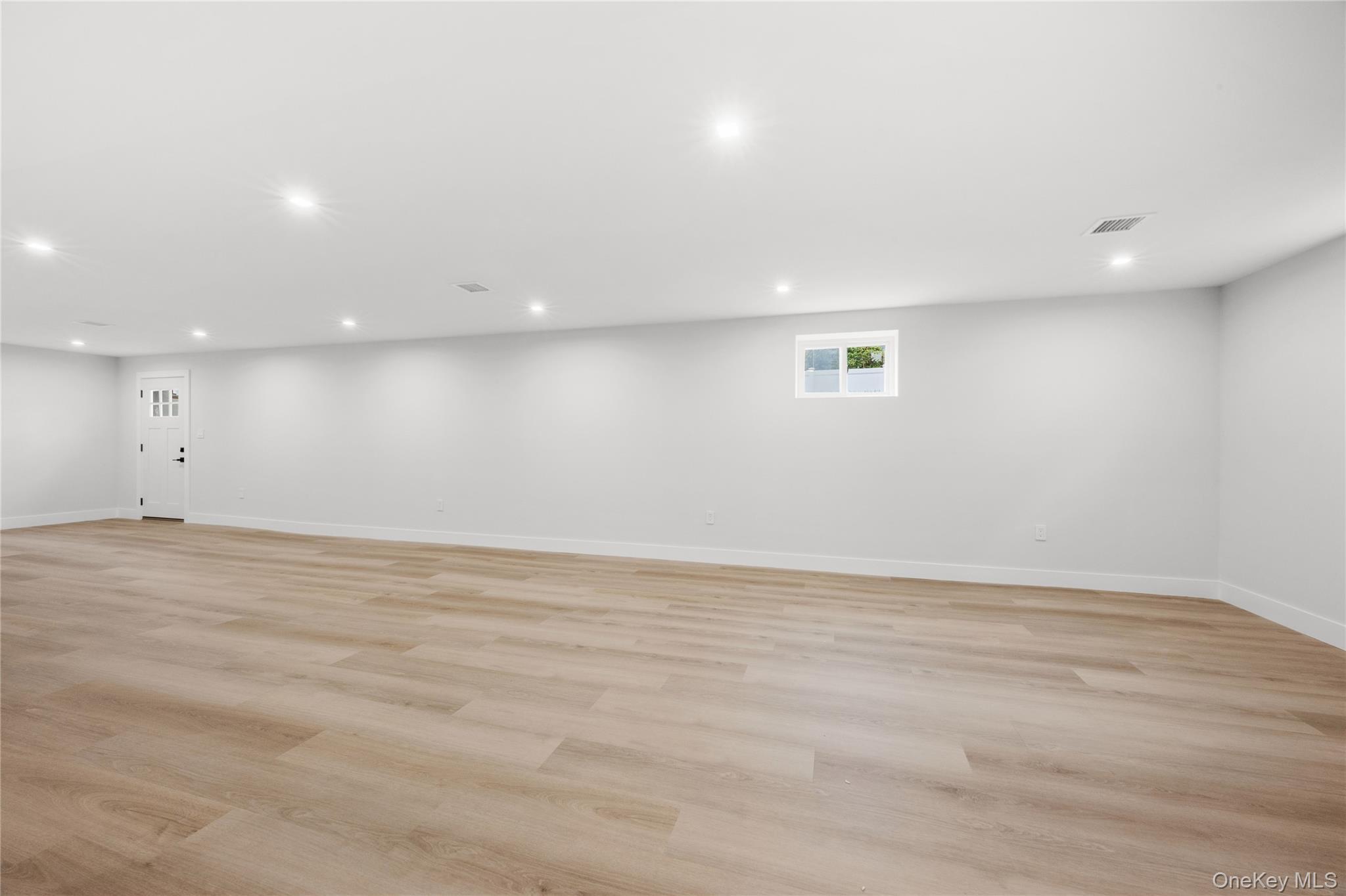 Single Family Blackstone Avenue  Nassau County, NY 11554, MLS-1054405-36
