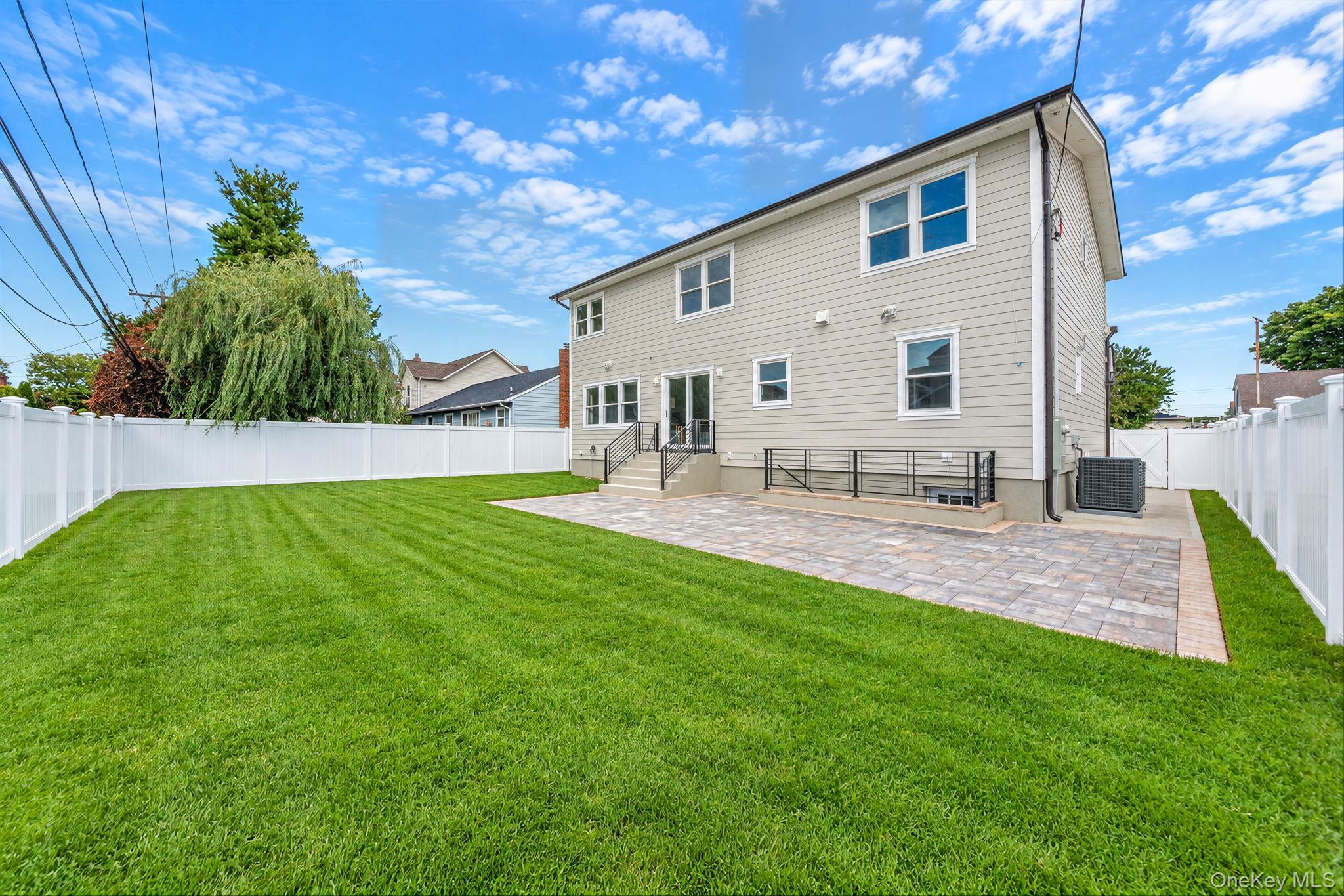 Single Family Blackstone Avenue  Nassau County, NY 11554, MLS-1054405-37