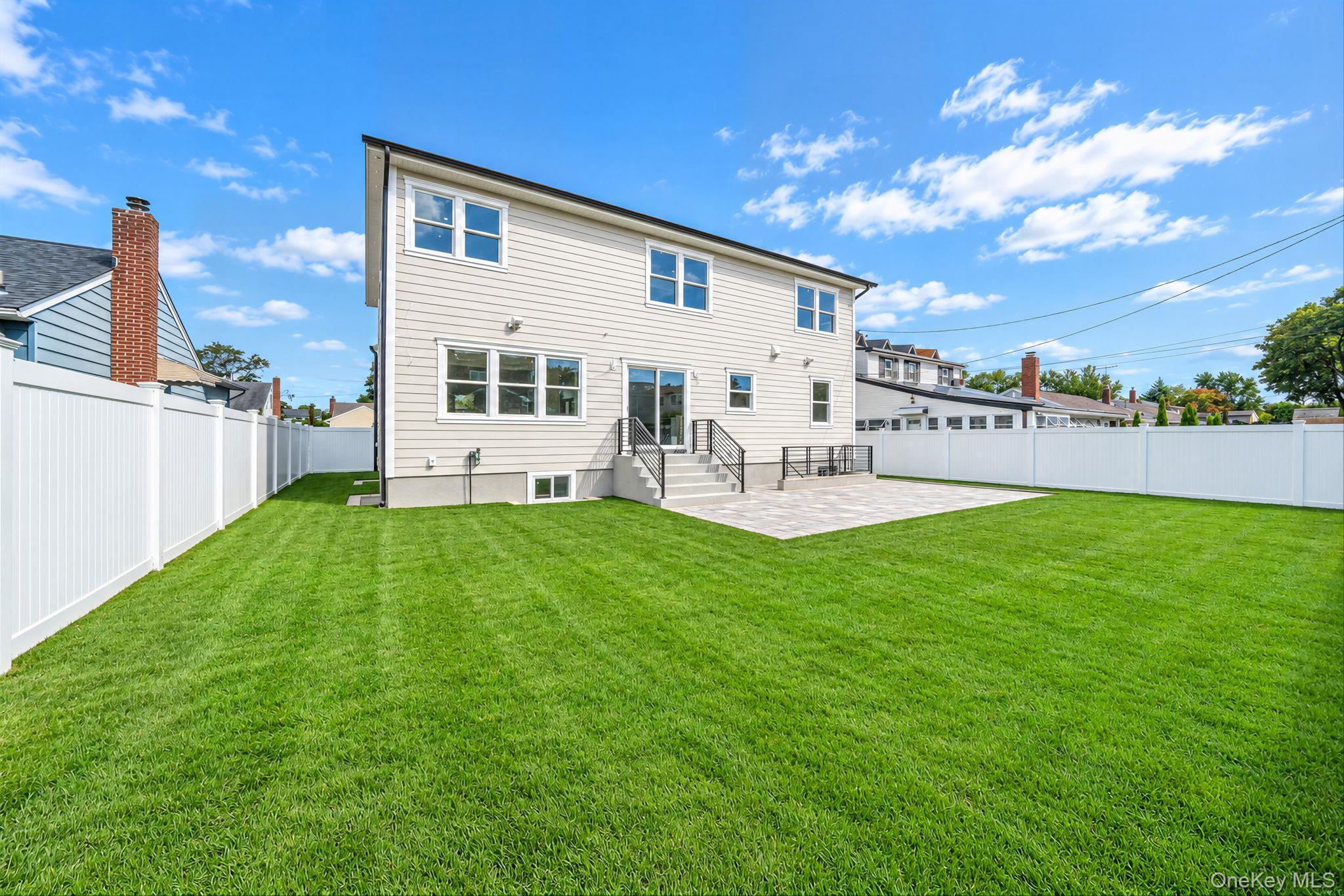 Single Family Blackstone Avenue  Nassau County, NY 11554, MLS-1054405-39