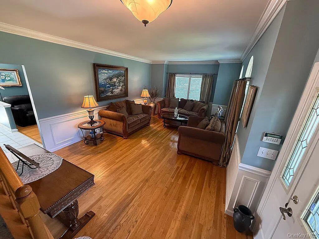 Single Family Ashford Lane Suffolk County, NY 11743, MLS-1054409-4