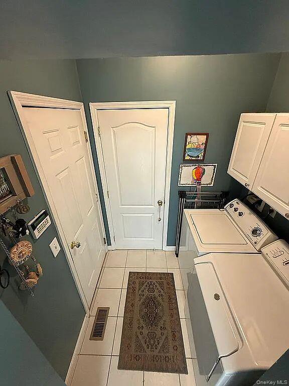 Single Family Ashford Lane Suffolk County, NY 11743, MLS-1054409-9