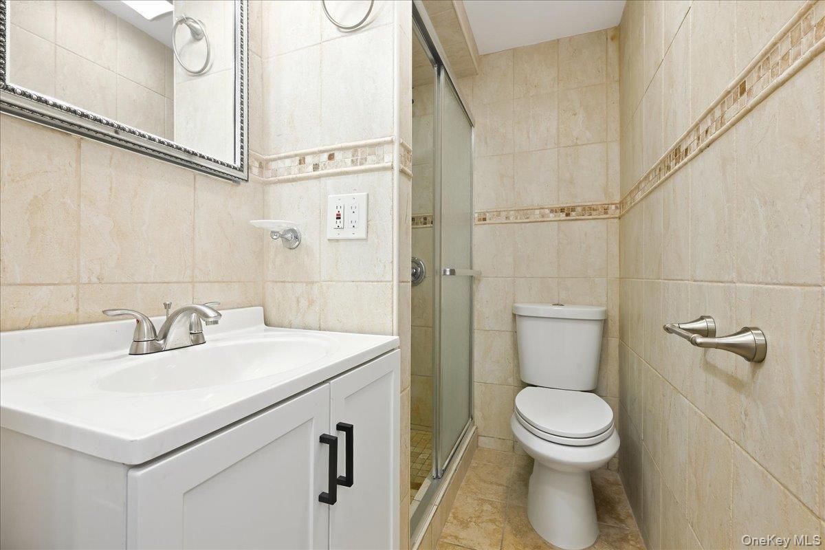 Single Family Little Neck Parkway Queens, NY 11001, MLS-1054411-24